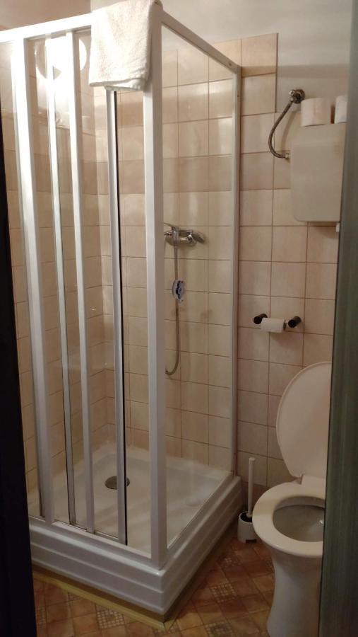 Penzión Encián Mýto pod Ďumbierom Exterior foto