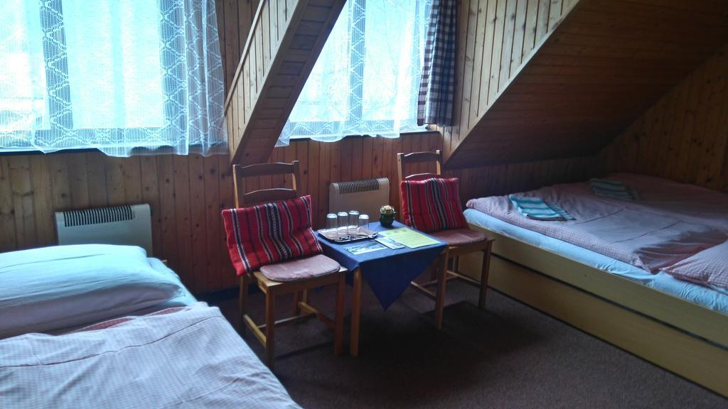 Penzión Encián Mýto pod Ďumbierom Habitación foto