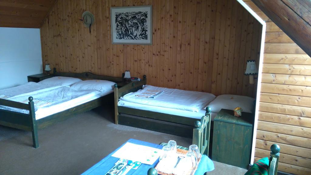 Penzión Encián Mýto pod Ďumbierom Habitación foto